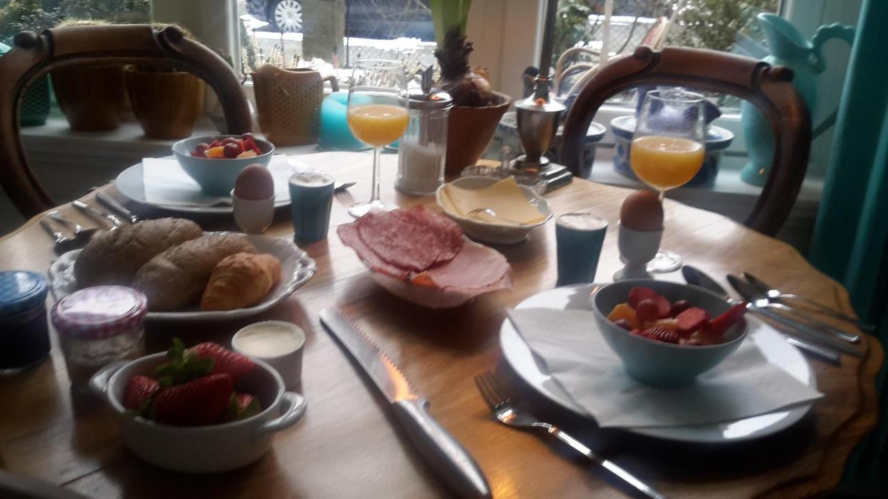 에인트호번 Place 2 Be B&B 외부 사진